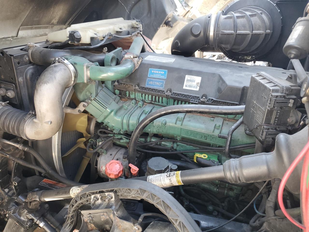 4V4NC9EH2FN187533 2015 Volvo Vn Vnl