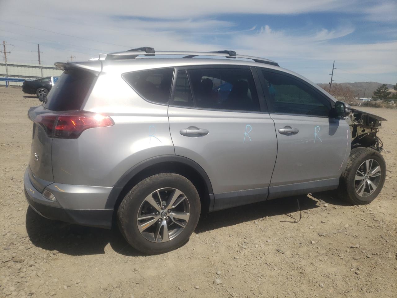 2T3RFREV4HW564918 2017 Toyota Rav4 Xle