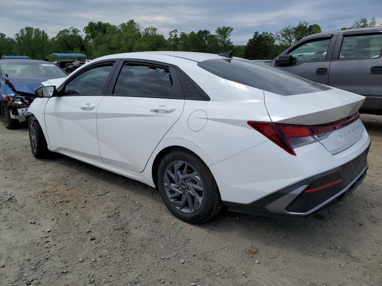 2024 Hyundai Elantra Sel vin: KMHLM4DG6RU643518