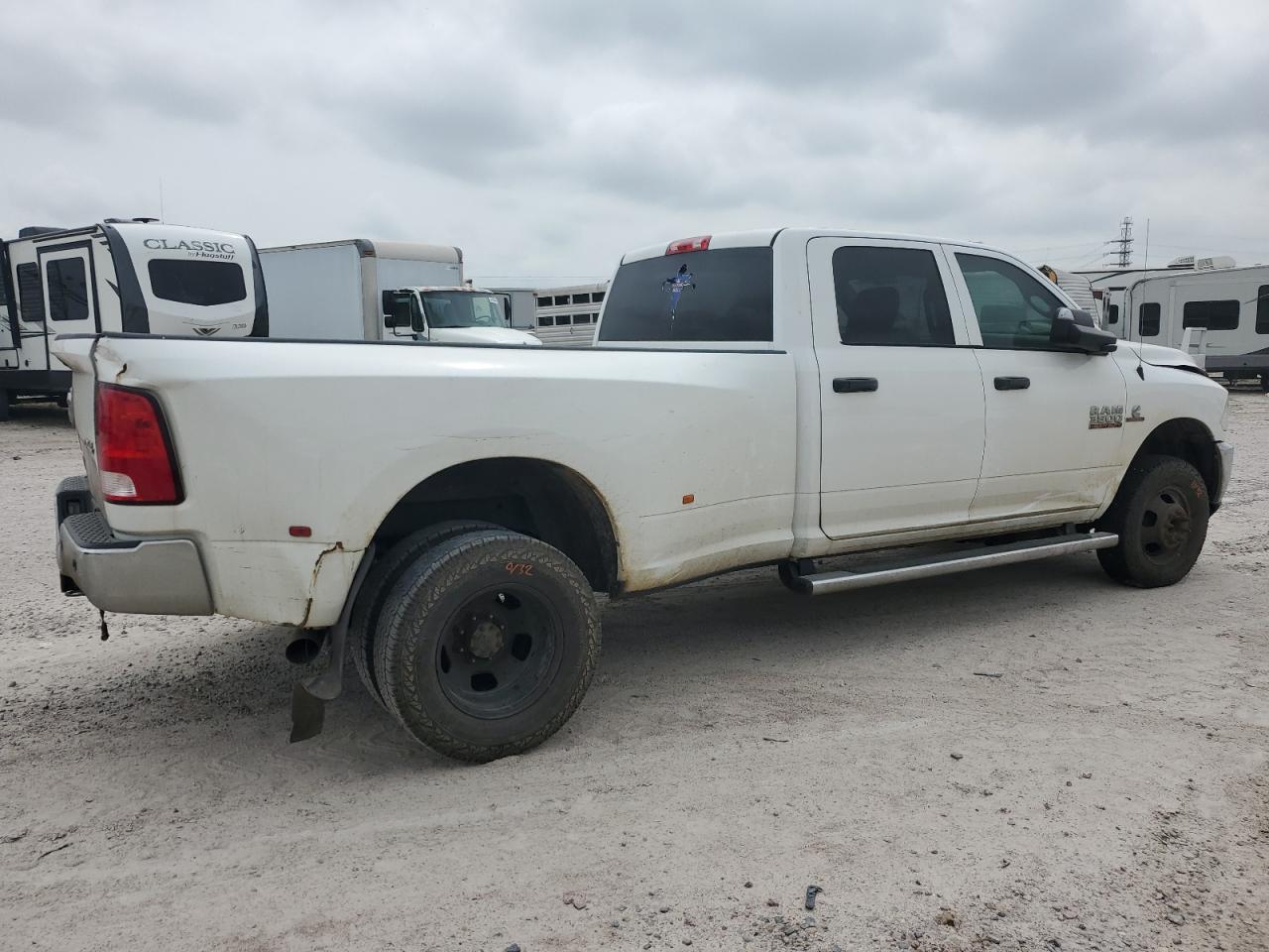 3C63RRGL2JG267832 2018 Ram 3500 St