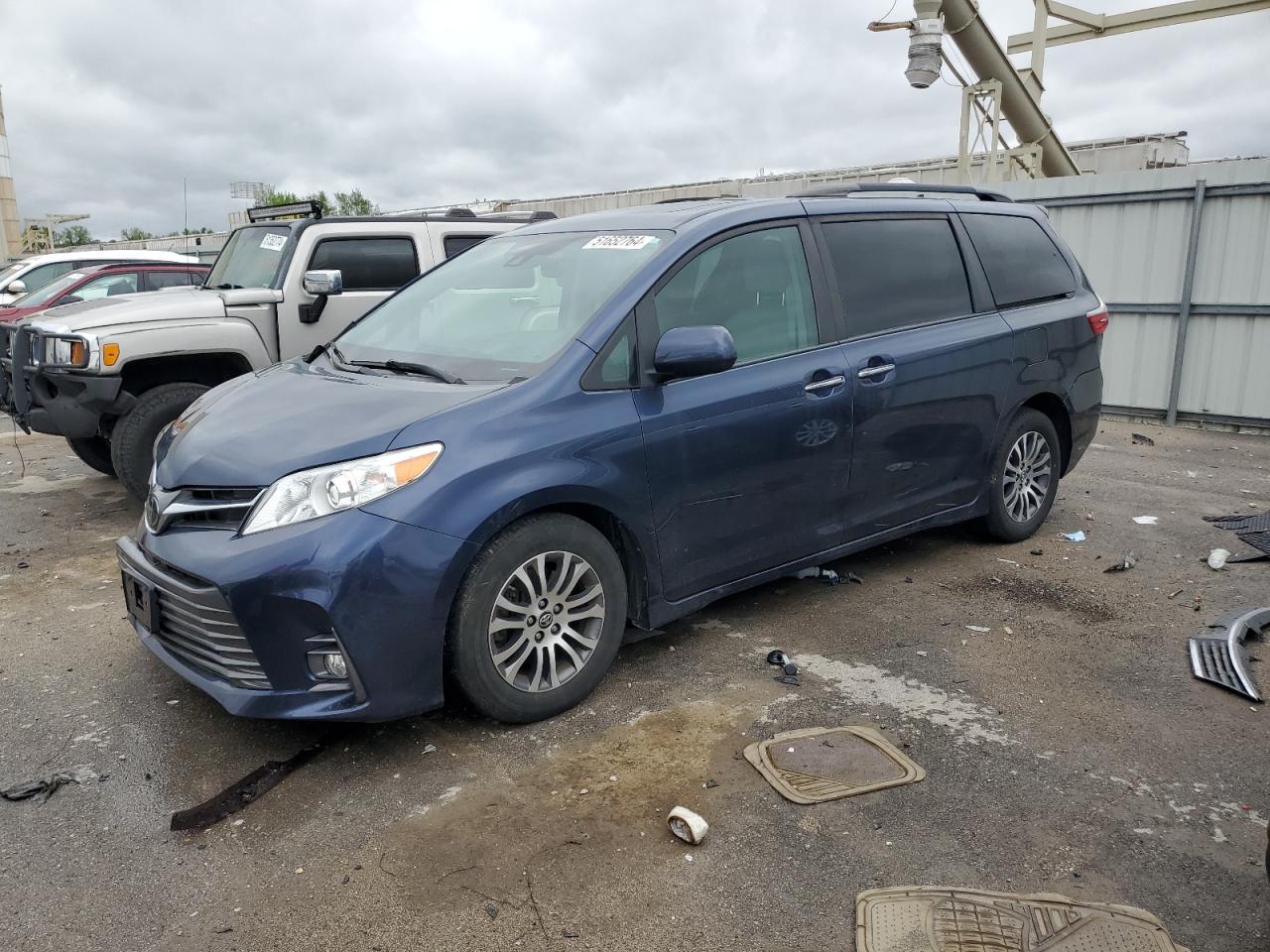 2020 Toyota Sienna Xle vin: 5TDYZ3DC4LS026455