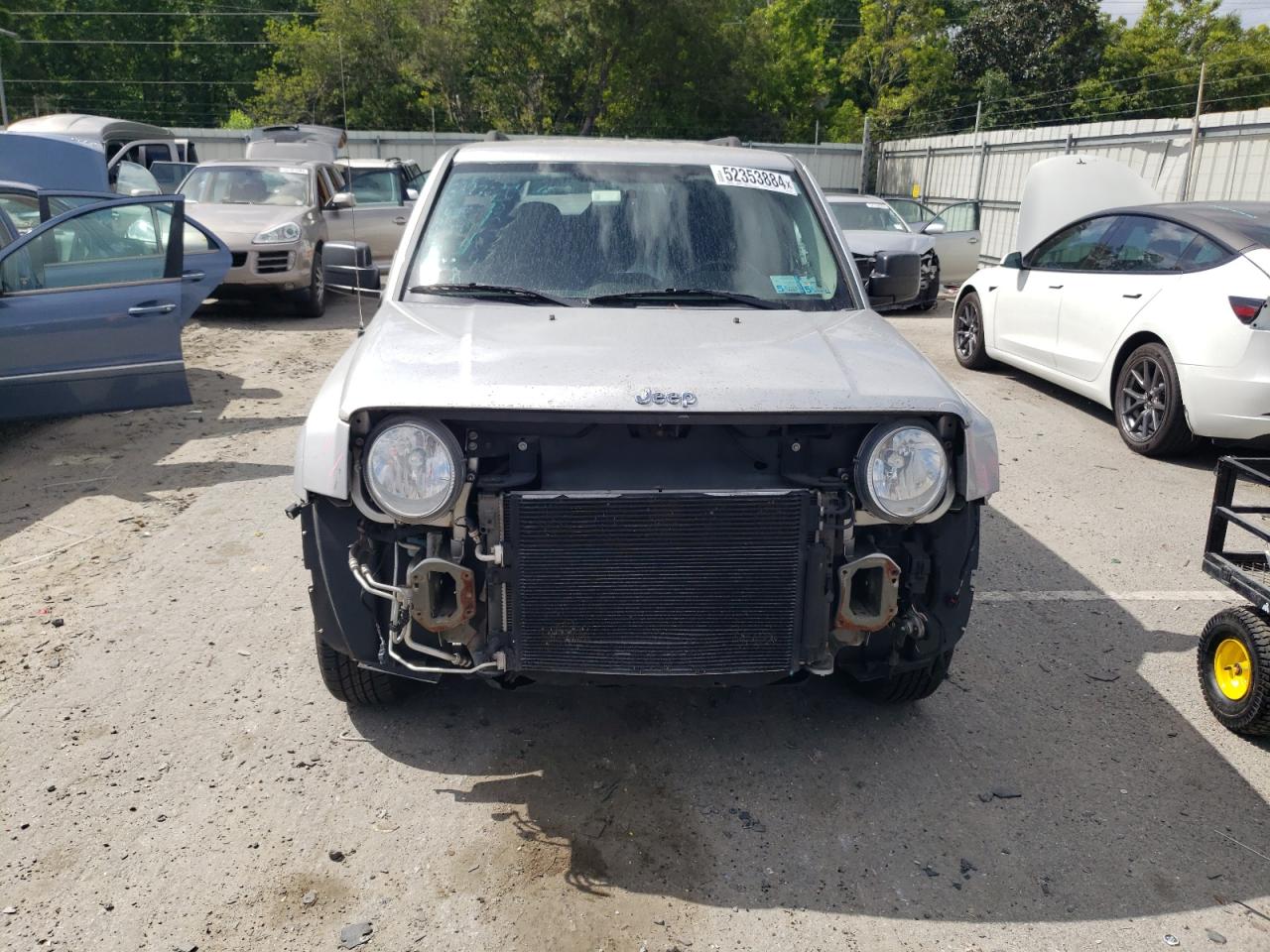 1C4NJRFB6ED588549 2014 Jeep Patriot Latitude