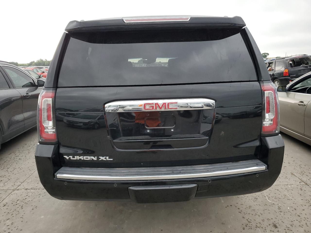 1GKS1HKJ5JR116256 2018 GMC Yukon Xl Denali