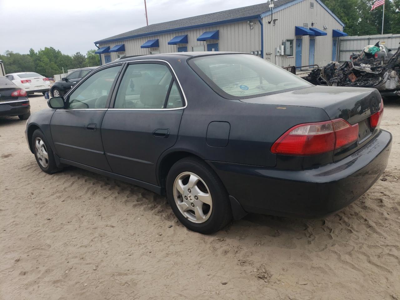 1HGCG5657WA093273 1998 Honda Accord Ex