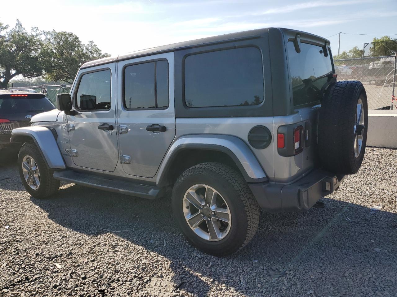 1C4HJXEN6LW214196 2020 Jeep Wrangler Unlimited Sahara