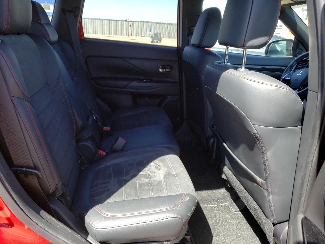 JA4AZ3A30LZ038780 2020 Mitsubishi Outlander Se