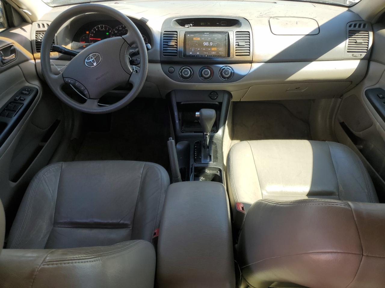 4T1BE30KX5U573173 2005 Toyota Camry Le