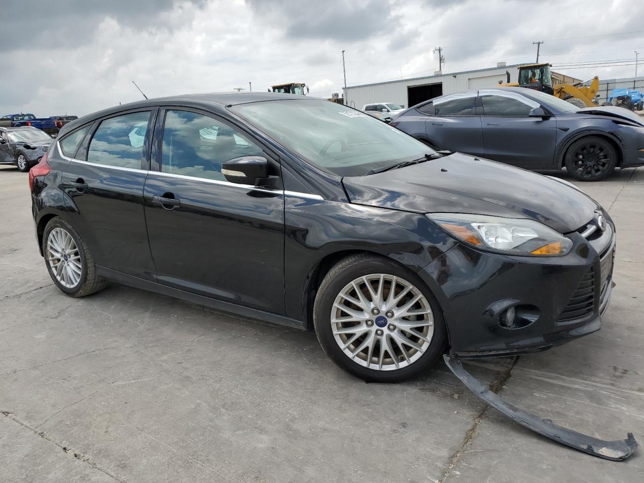 1FADP3N2XEL271023 2014 Ford Focus Titanium