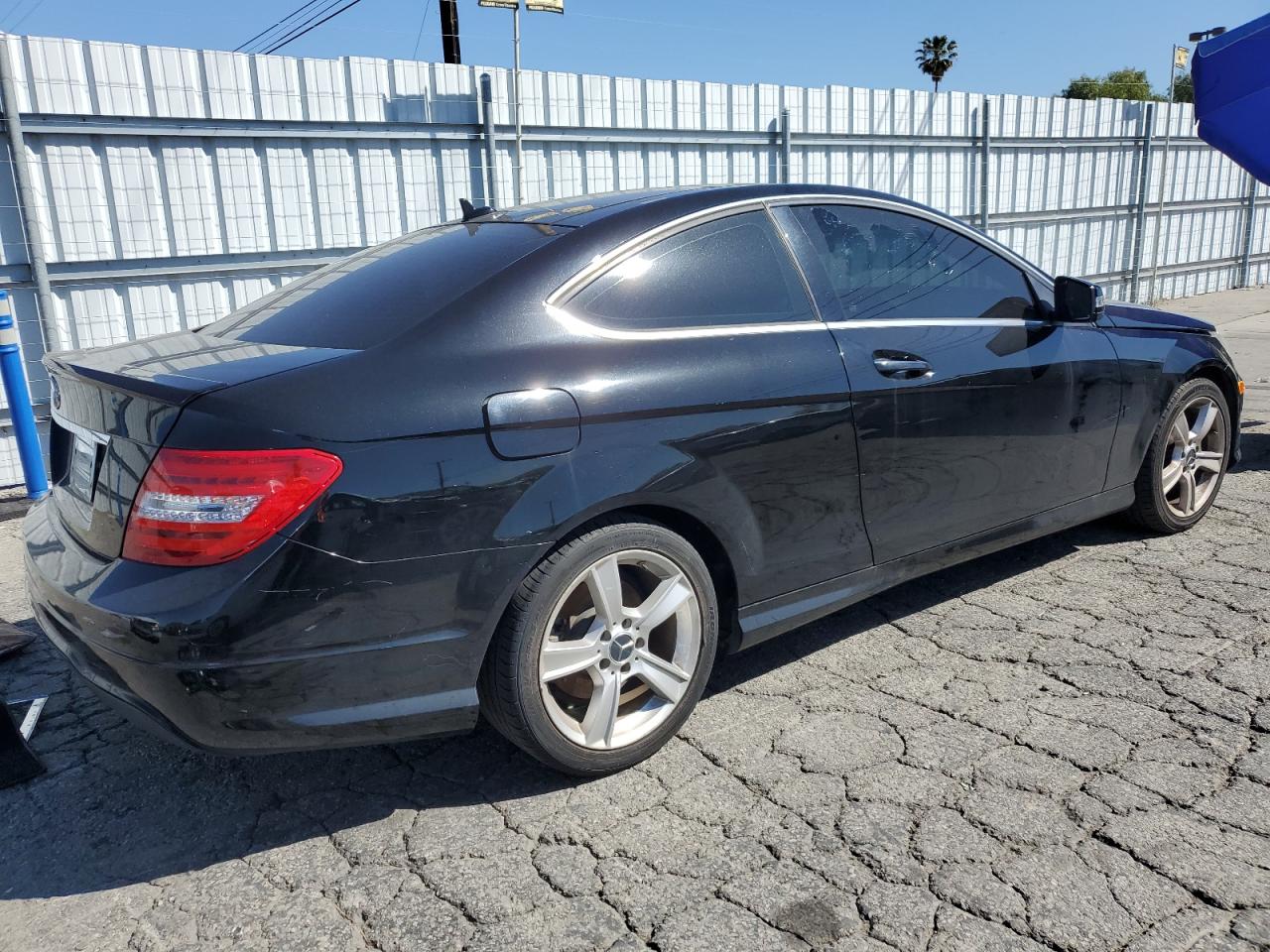 2014 Mercedes-Benz C 250 vin: WDDGJ4HB1EG158716