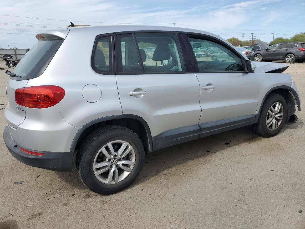 2013 Volkswagen Tiguan S vin: WVGAV7AX4DW557731