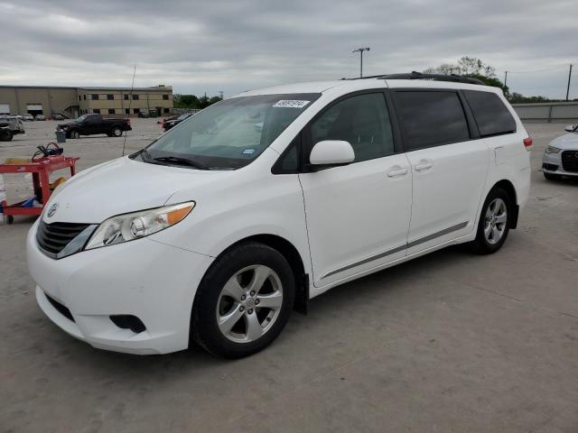 Lot #2455430785 2014 TOYOTA SIENNA LE salvage car
