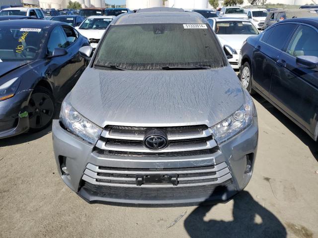 VIN 5TDJZRFH8HS444361 2017 Toyota Highlander, SE no.5