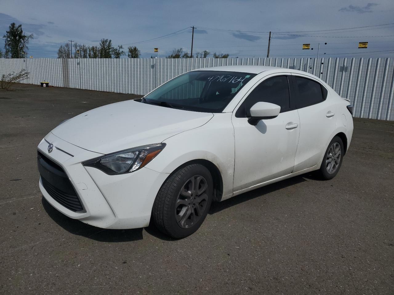 3MYDLBYVXHY175492 2017 Toyota Yaris Ia