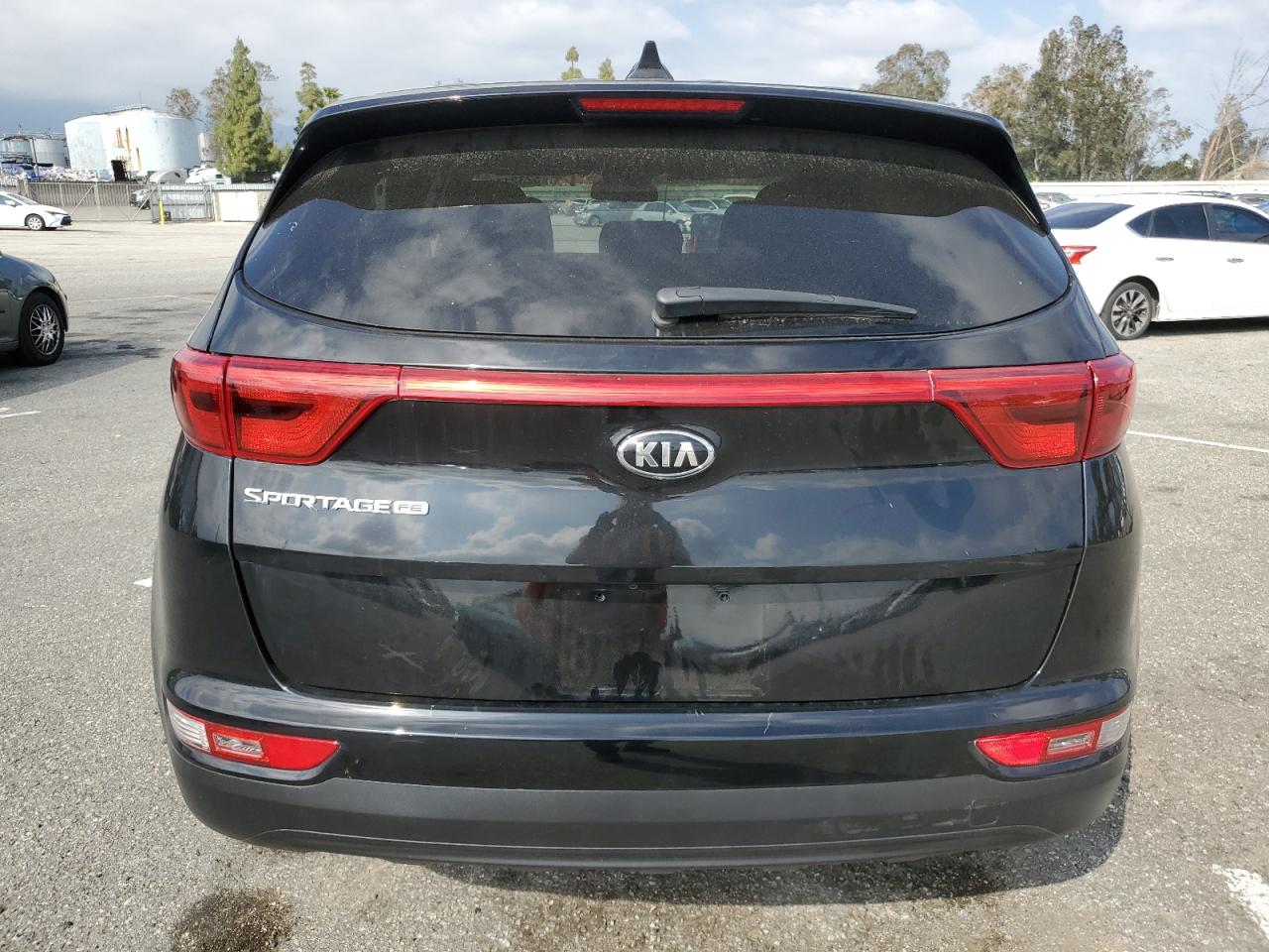 KNDPM3AC2J7350428 2018 Kia Sportage Lx