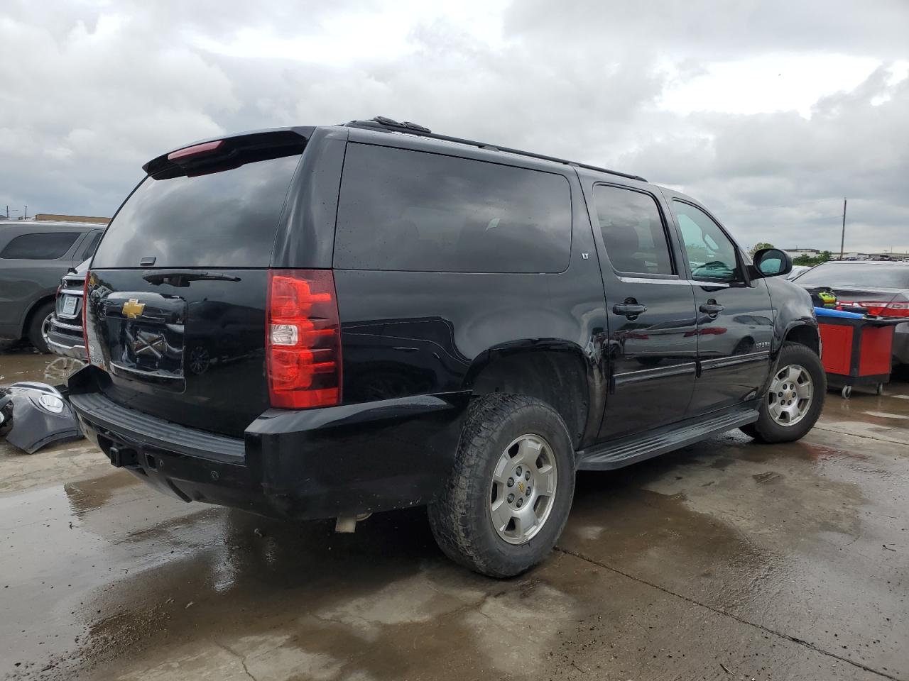 1GNSKJE7XDR318098 2013 Chevrolet Suburban K1500 Lt