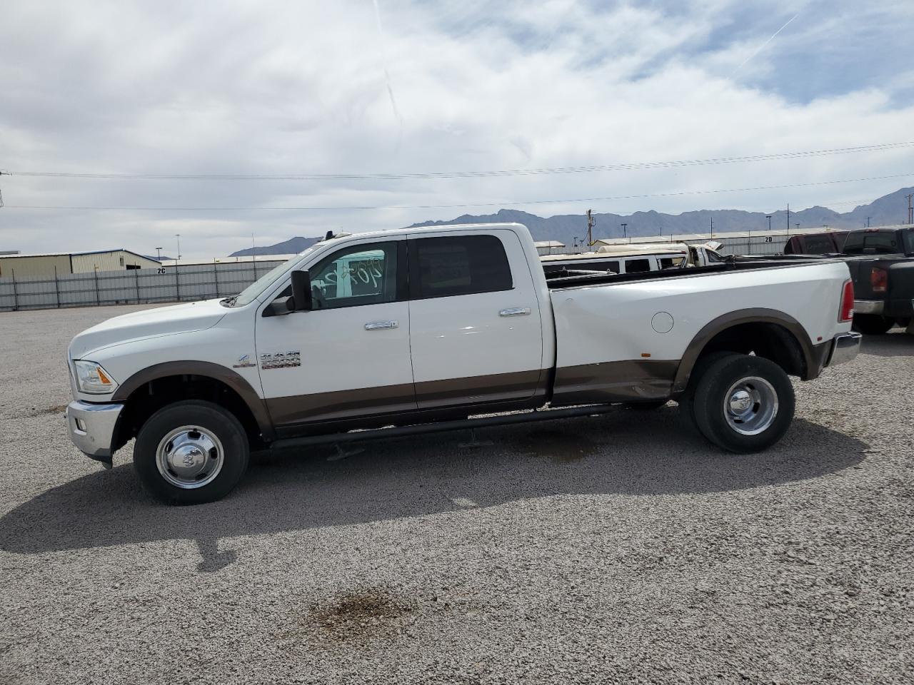 3C63RRJLXHG736832 2017 Ram 3500 Laramie