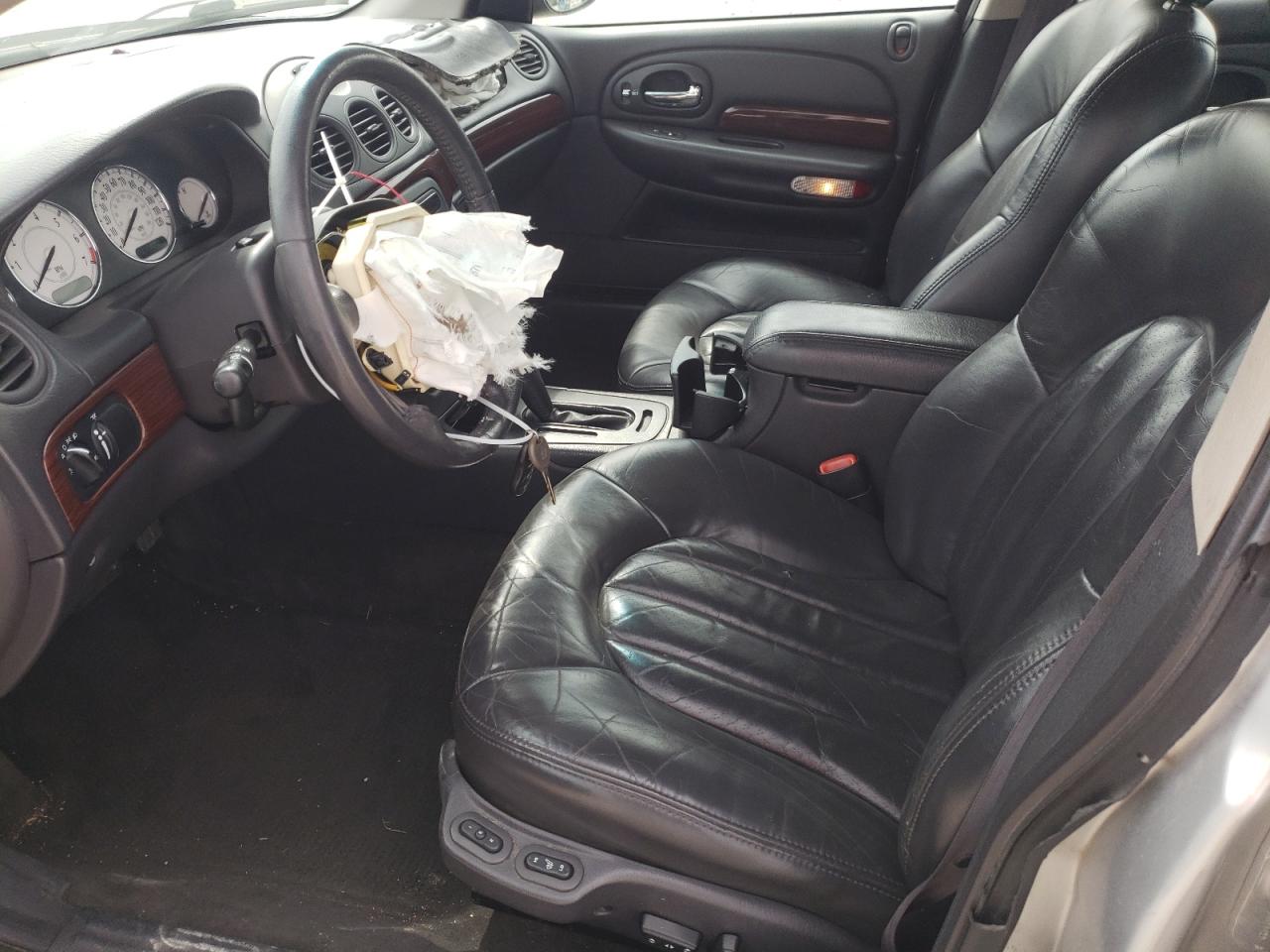 2C3HE66G3YH233586 2000 Chrysler 300M