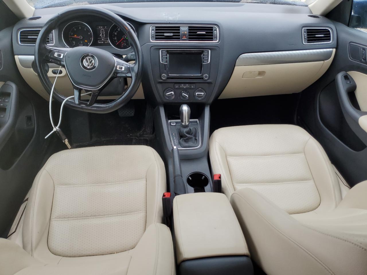 3VWDB7AJ6HM255723 2017 Volkswagen Jetta Se