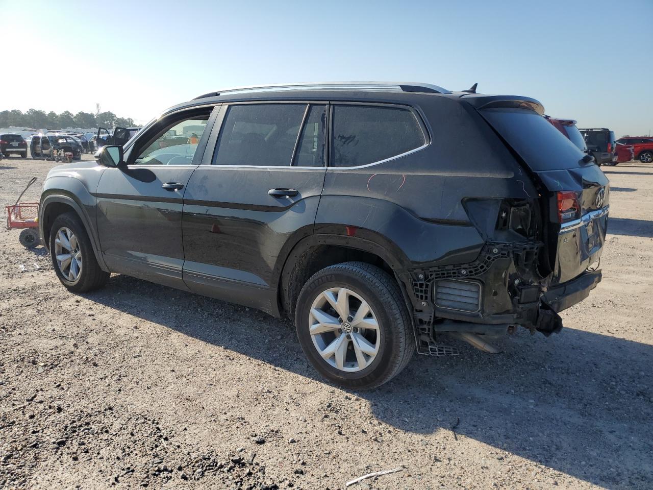 1V2DR2CA1JC548255 2018 Volkswagen Atlas Se