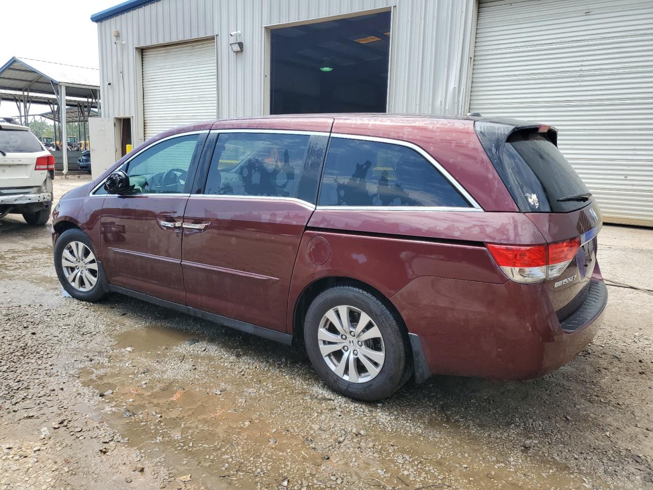 2016 Honda Odyssey Se vin: 5FNRL5H38GB141114