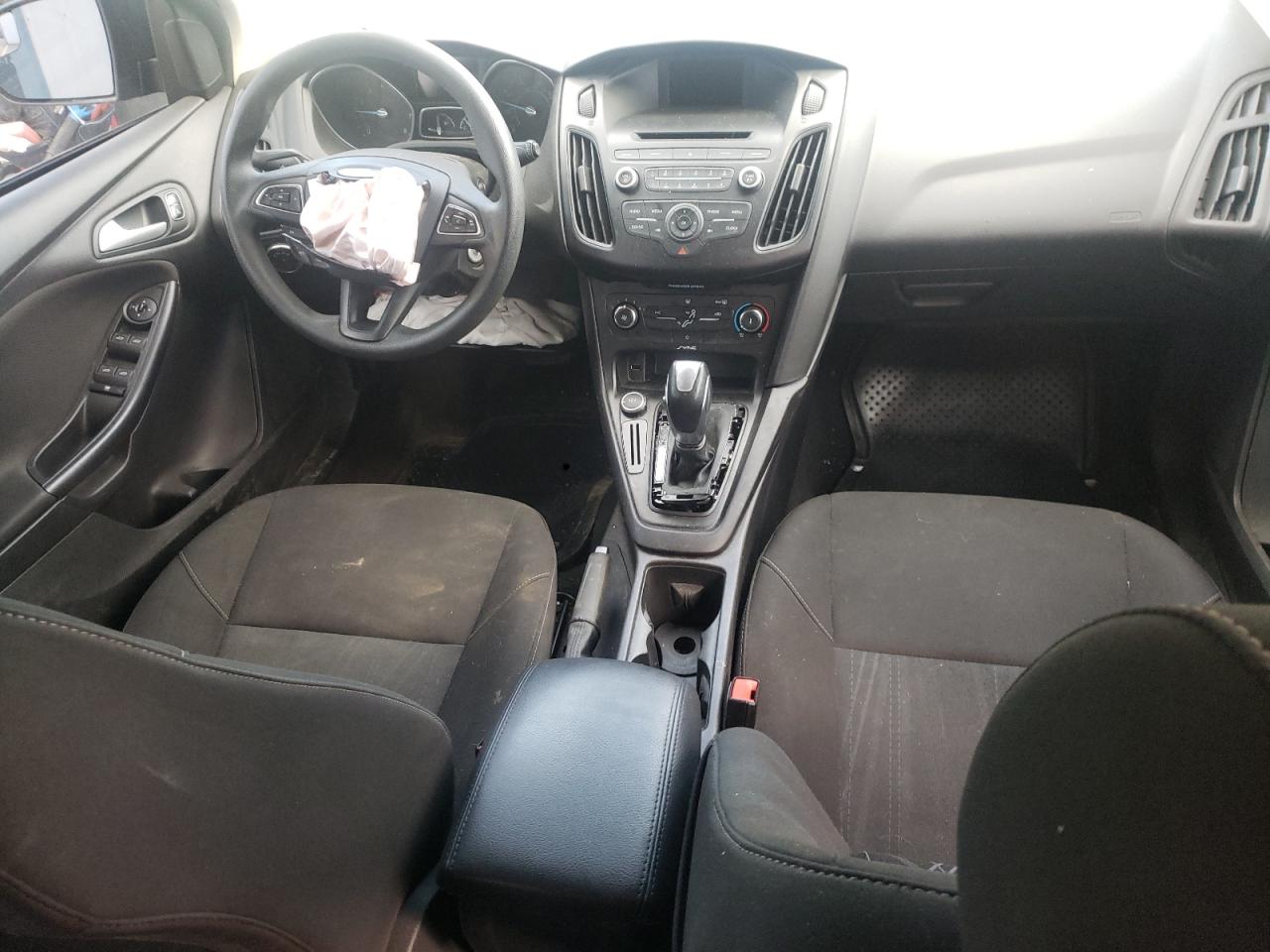 1FADP3K28FL269308 2015 Ford Focus Se