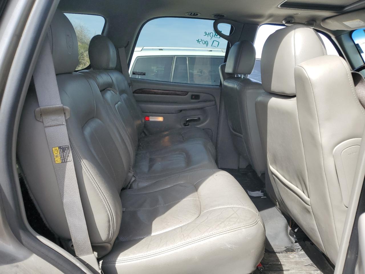 1GYEK63N32R187544 2002 Cadillac Escalade Luxury