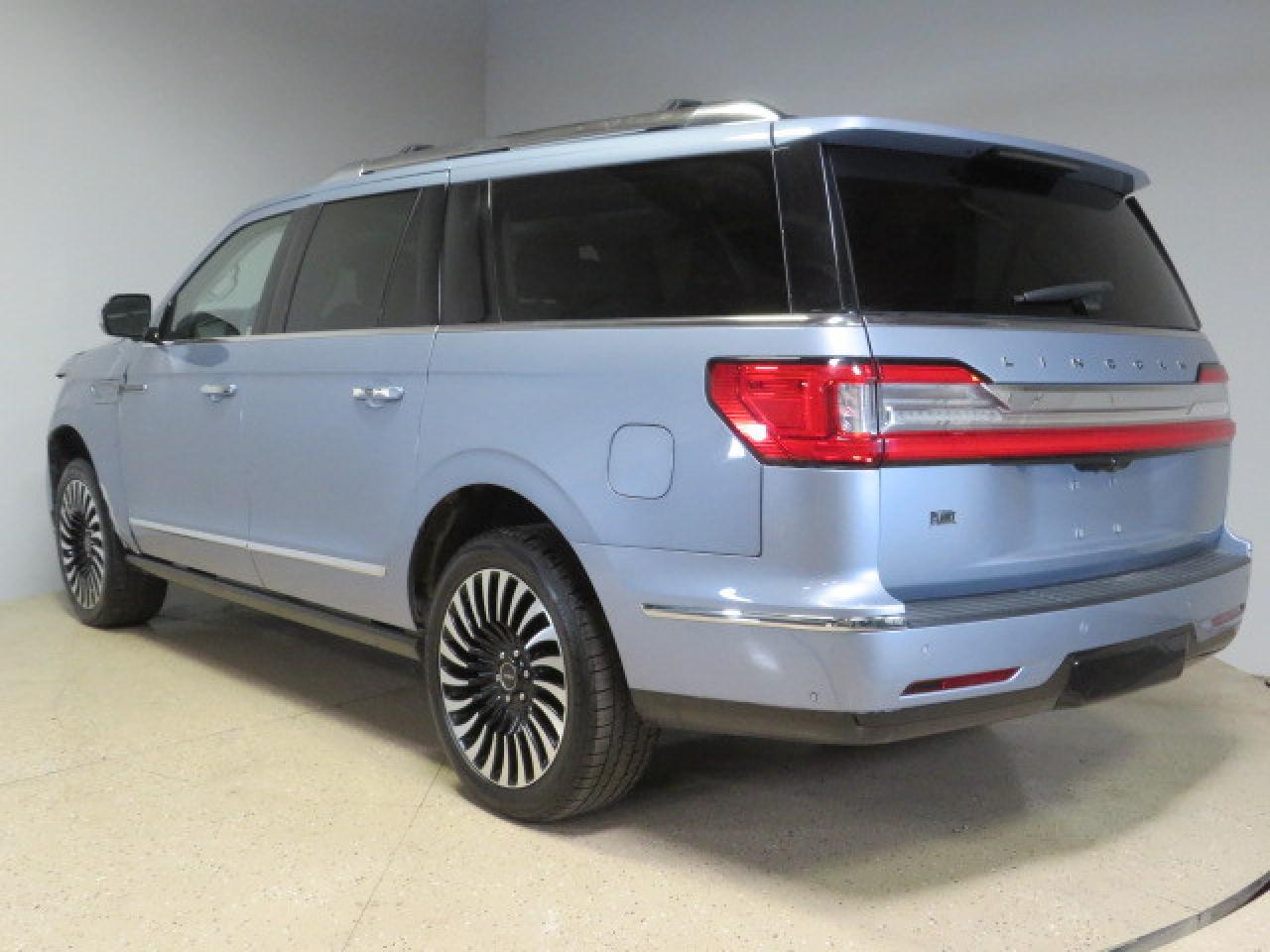 Lot #2473546204 2018 LINCOLN NAVIGATOR