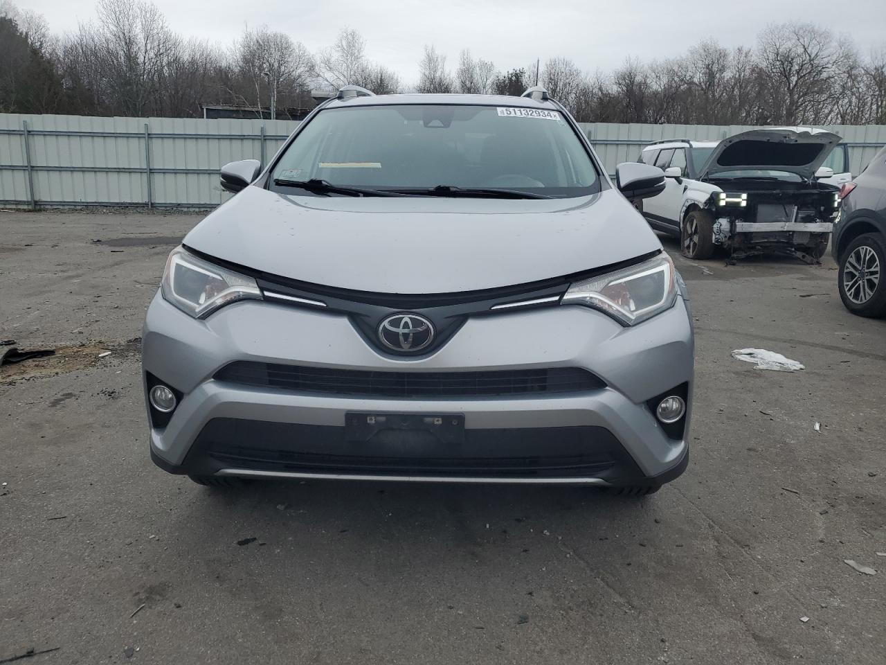 2T3RFREV9HW661483 2017 Toyota Rav4 Xle