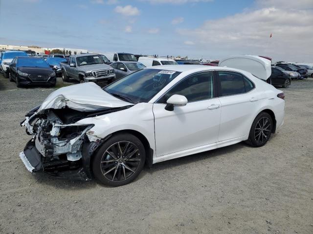 Lot #2517621048 2024 TOYOTA CAMRY SE N salvage car
