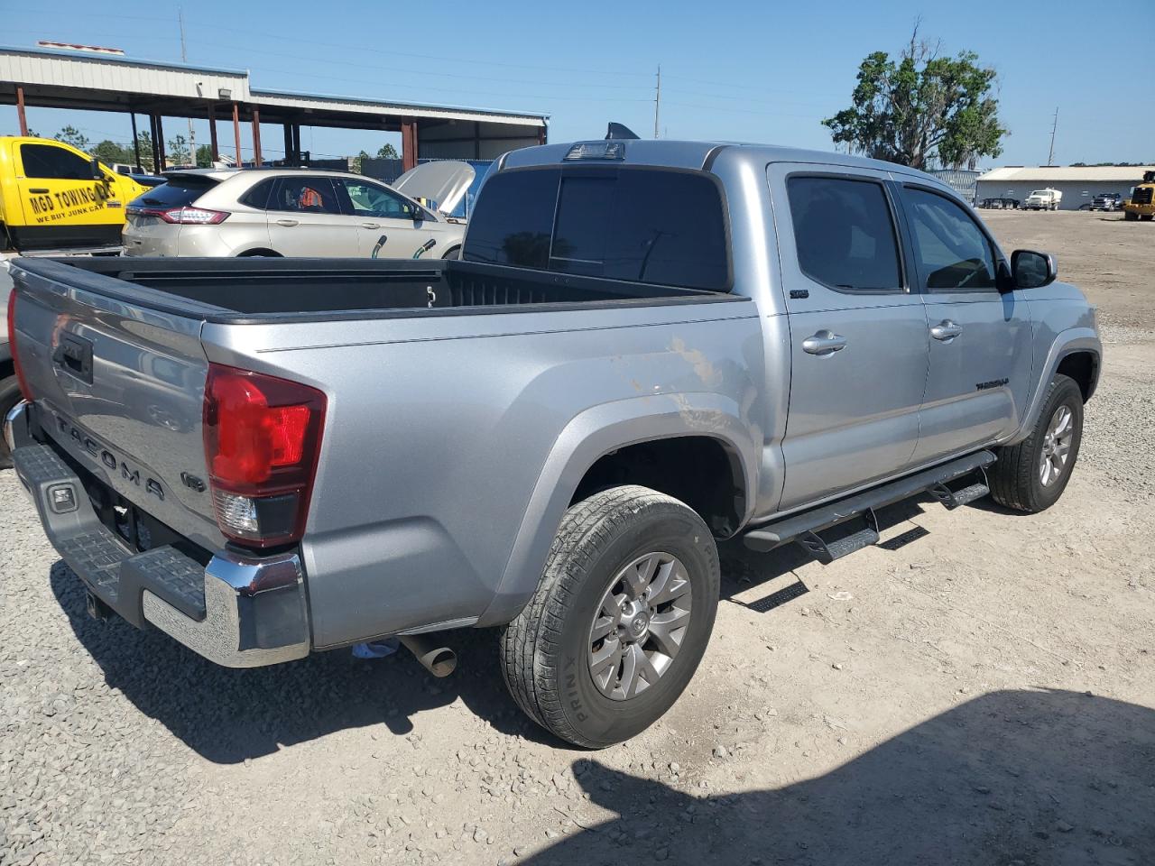 3TMAZ5CN4JM075748 2018 Toyota Tacoma Double Cab