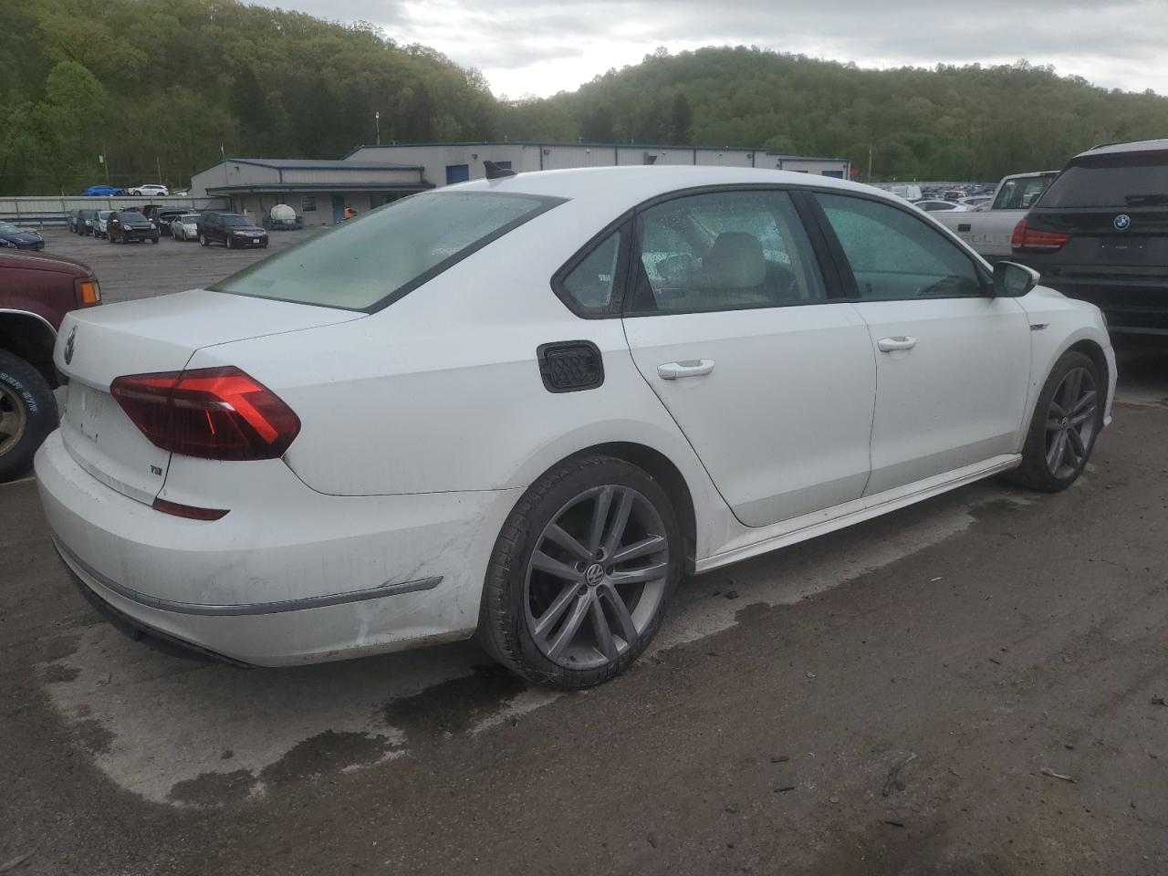 1VWAA7A35JC036718 2018 Volkswagen Passat S