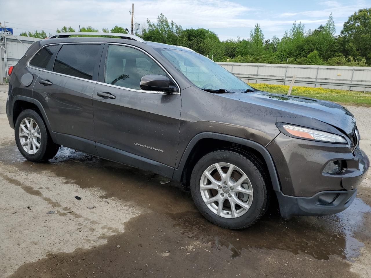 2016 Jeep Cherokee Latitude vin: 1C4PJLCS3GW370179