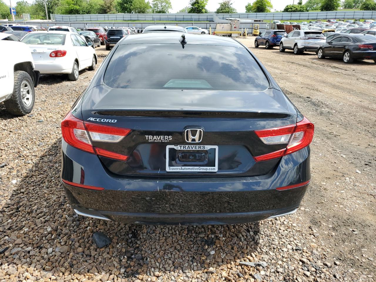 1HGCV1F49JA157988 2018 Honda Accord Ex