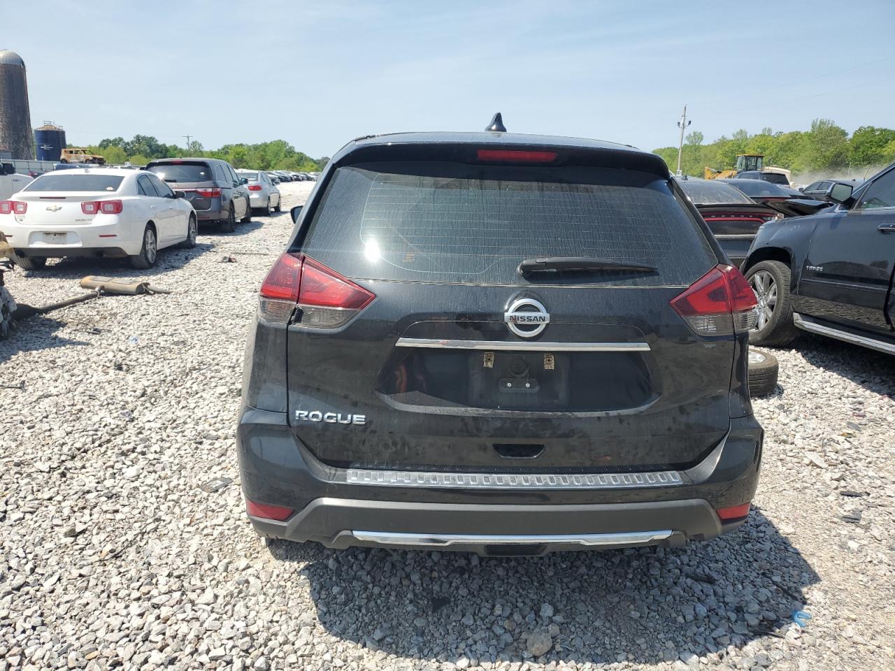 5N1AT2MT7JC709631 2018 Nissan Rogue S