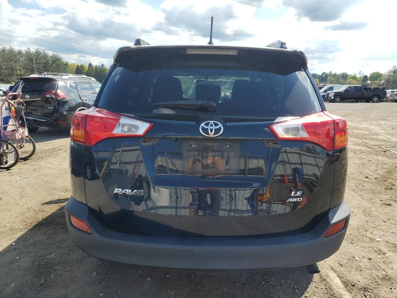 2T3BFREVXEW140043 2014 Toyota Rav4 Le