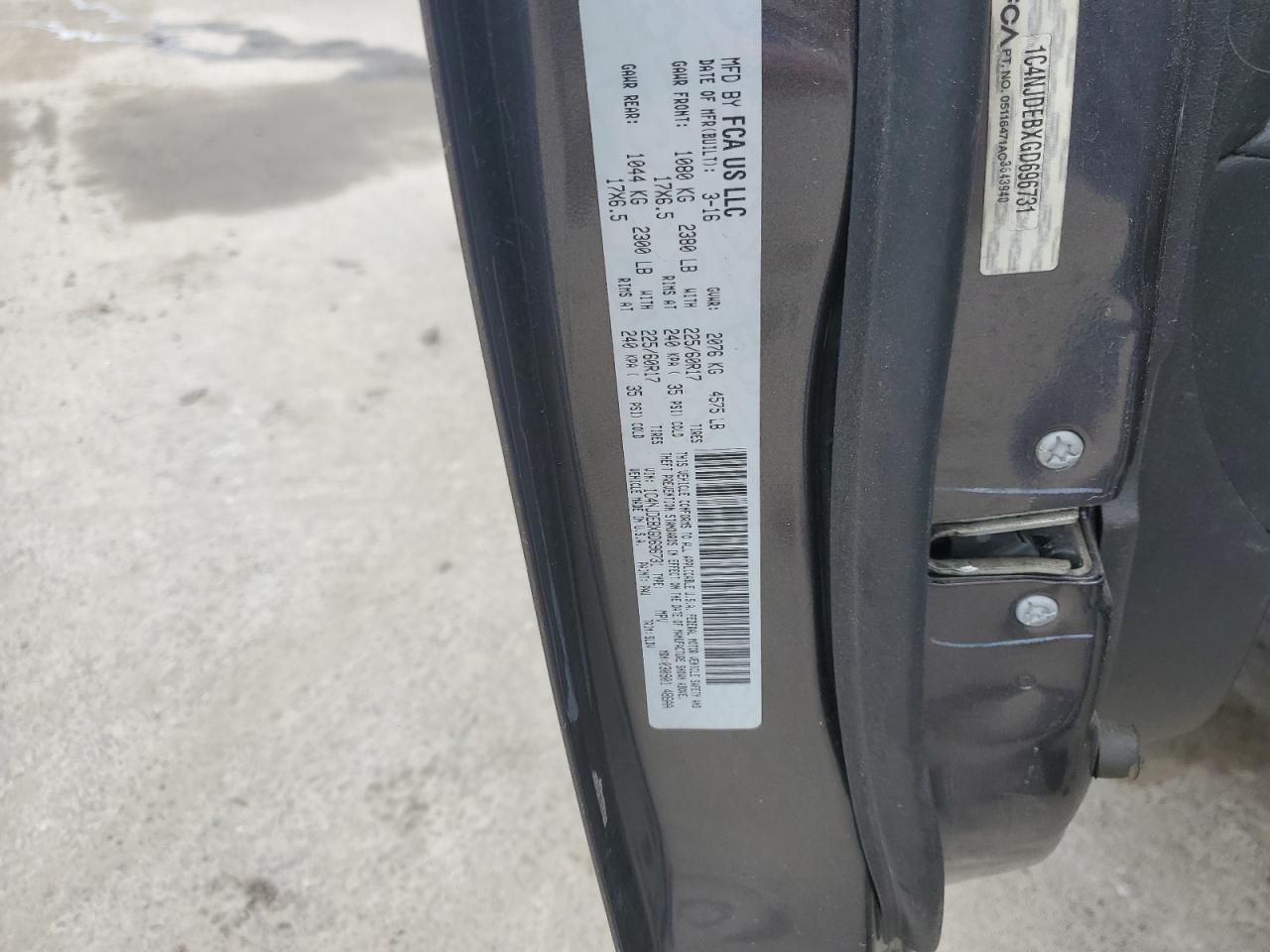 1C4NJDEBXGD696731 2016 Jeep Compass Latitude