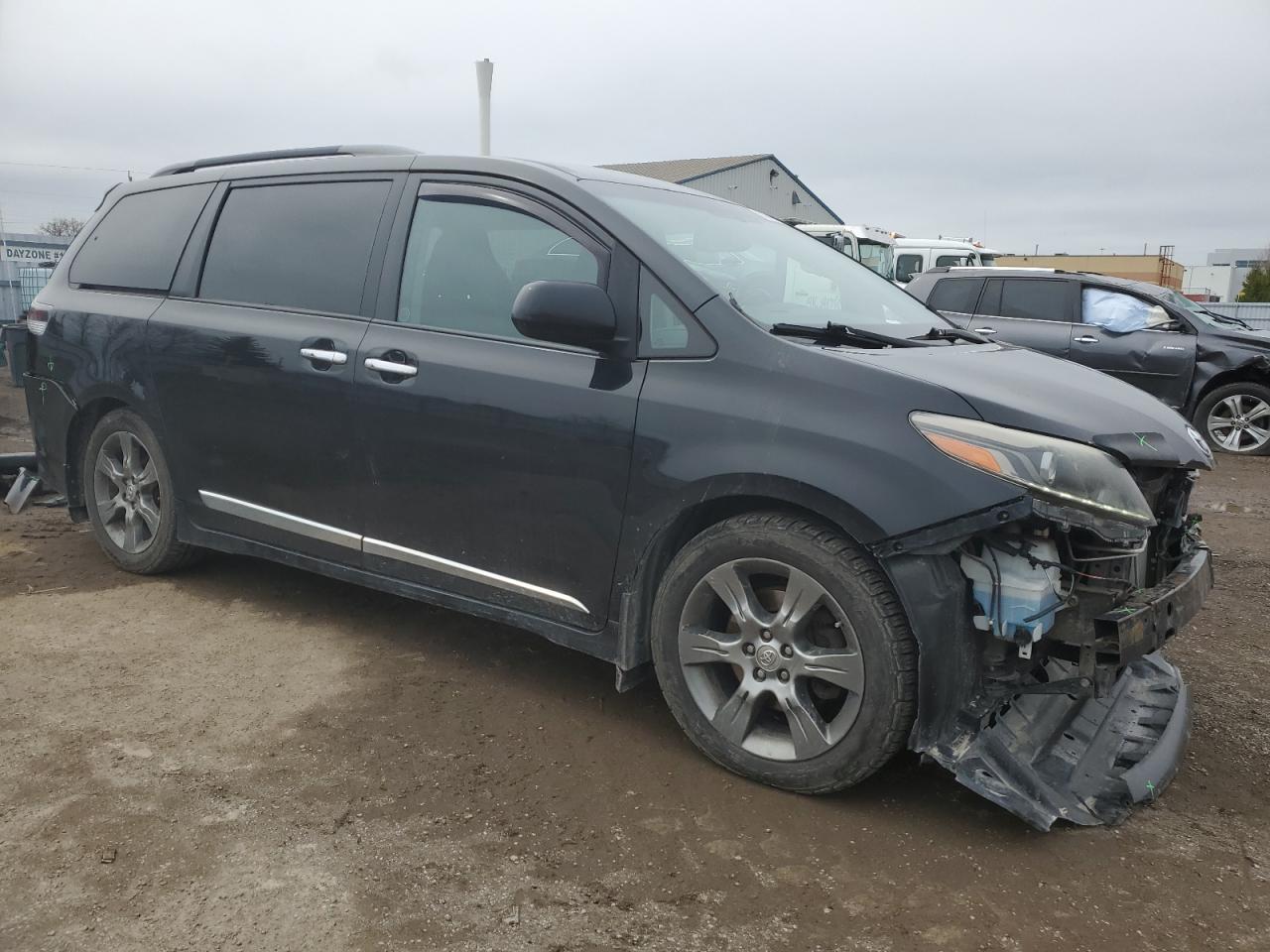 5TDXK3DC4FS571740 2015 Toyota Sienna Sport