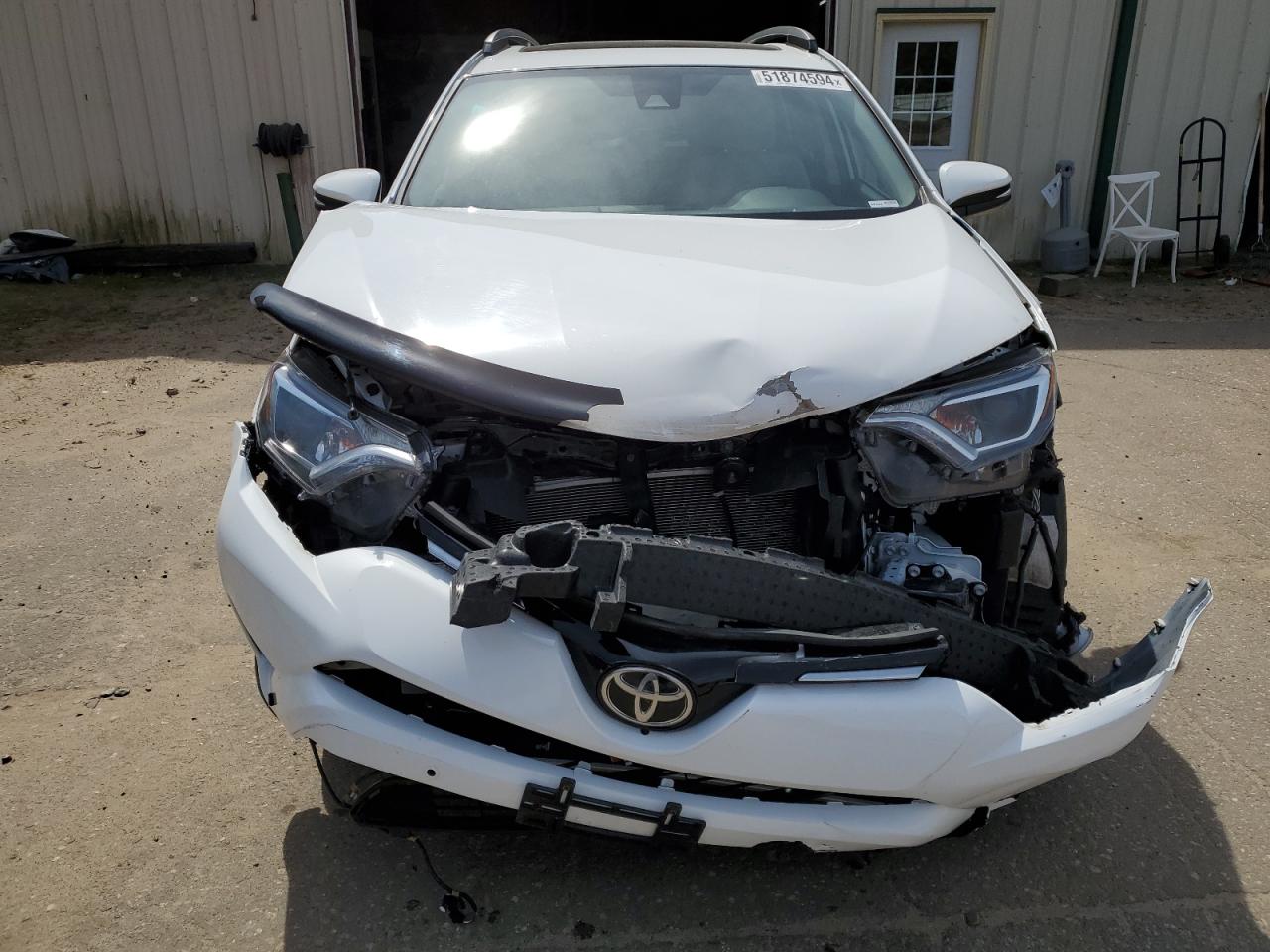 2T3RFREVXHW621946 2017 Toyota Rav4 Xle