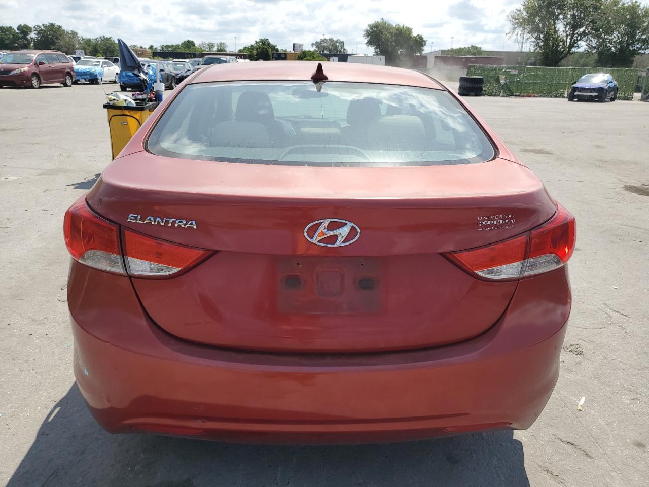 KMHDH4AE7DU756317 2013 Hyundai Elantra Gls