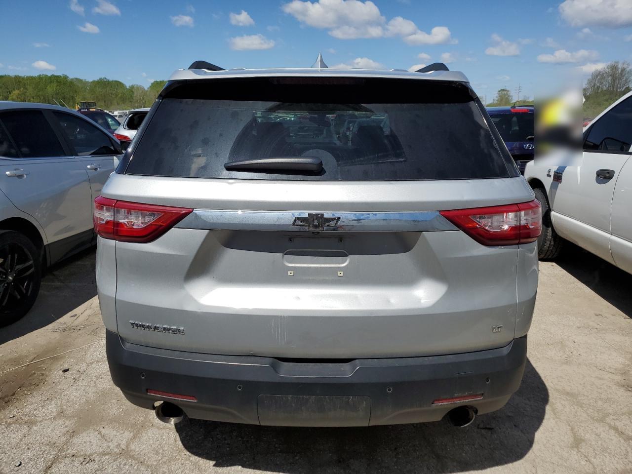 2019 Chevrolet Traverse Lt vin: 1GNERGKW6KJ307604