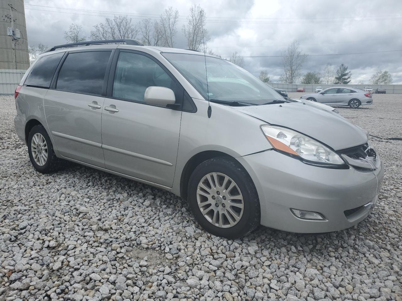 5TDYK4CC5AS293290 2010 Toyota Sienna Xle