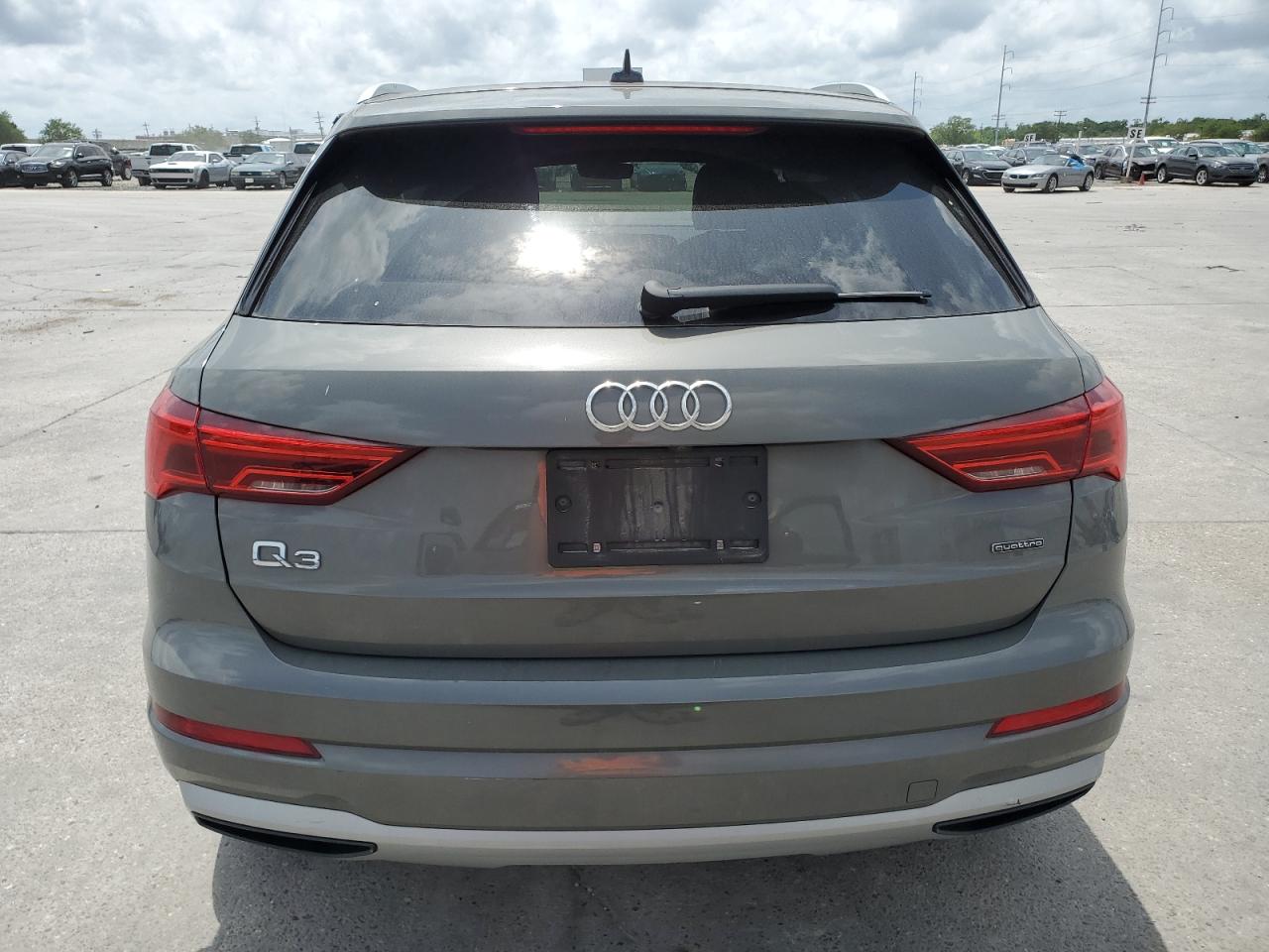 WA1AECF31K1079999 2019 Audi Q3 Premium