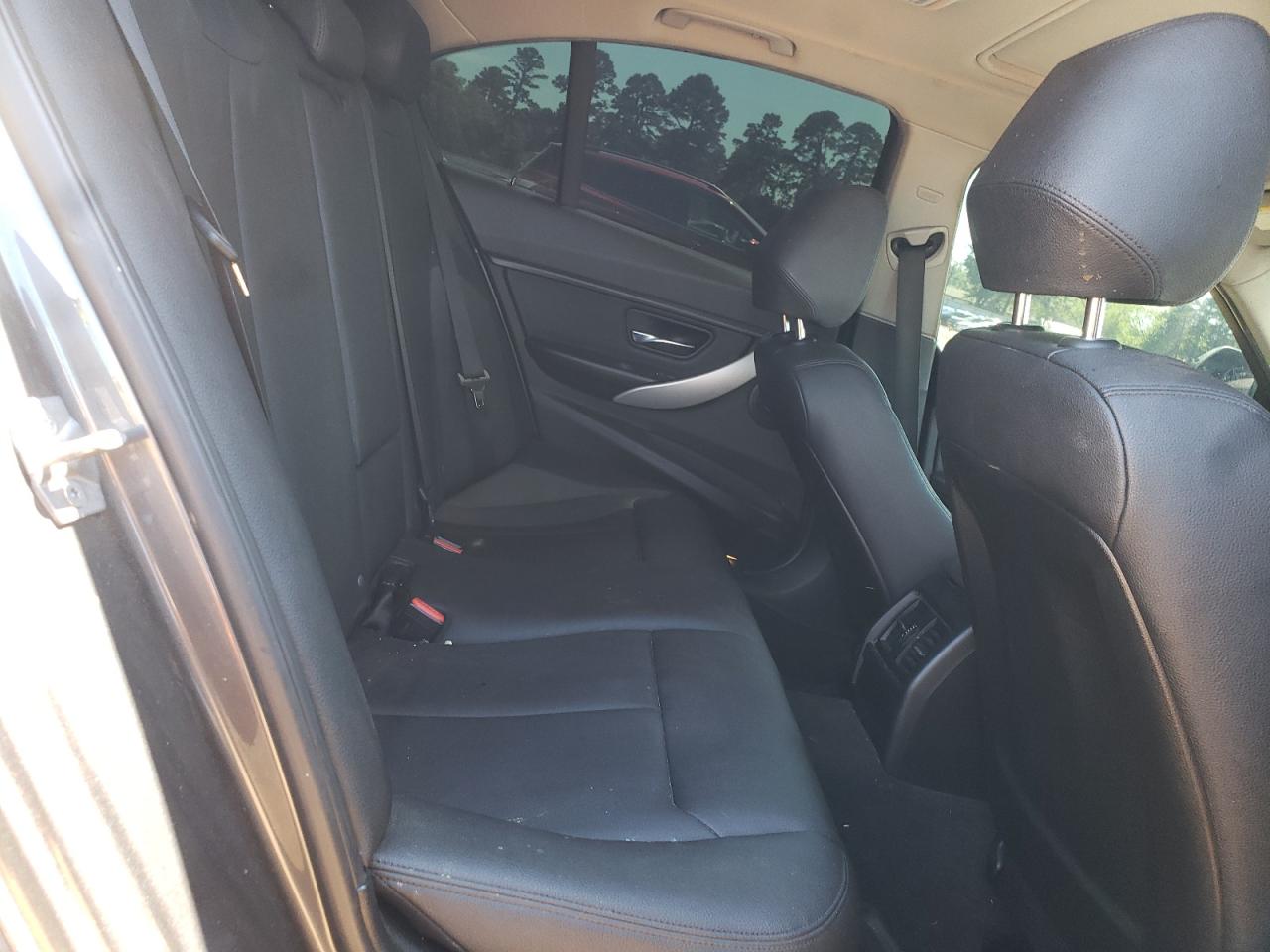 WBA8A9C57HK619686 2017 BMW 320 I