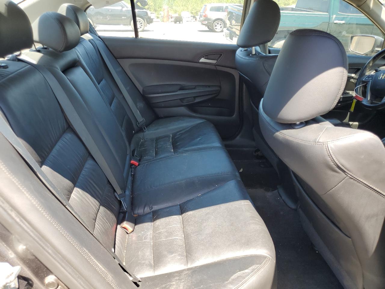 1HGCP2F69BA018575 2011 Honda Accord Se