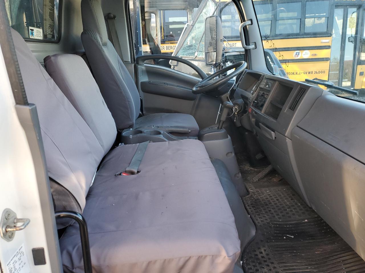 JALE5W168B7301637 2011 Isuzu Nrr