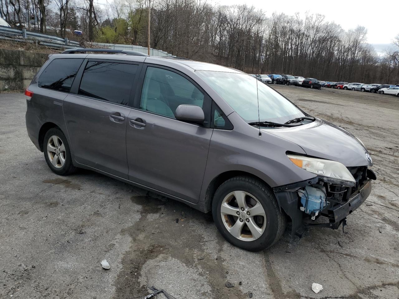 5TDKK3DC1BS046235 2011 Toyota Sienna Le