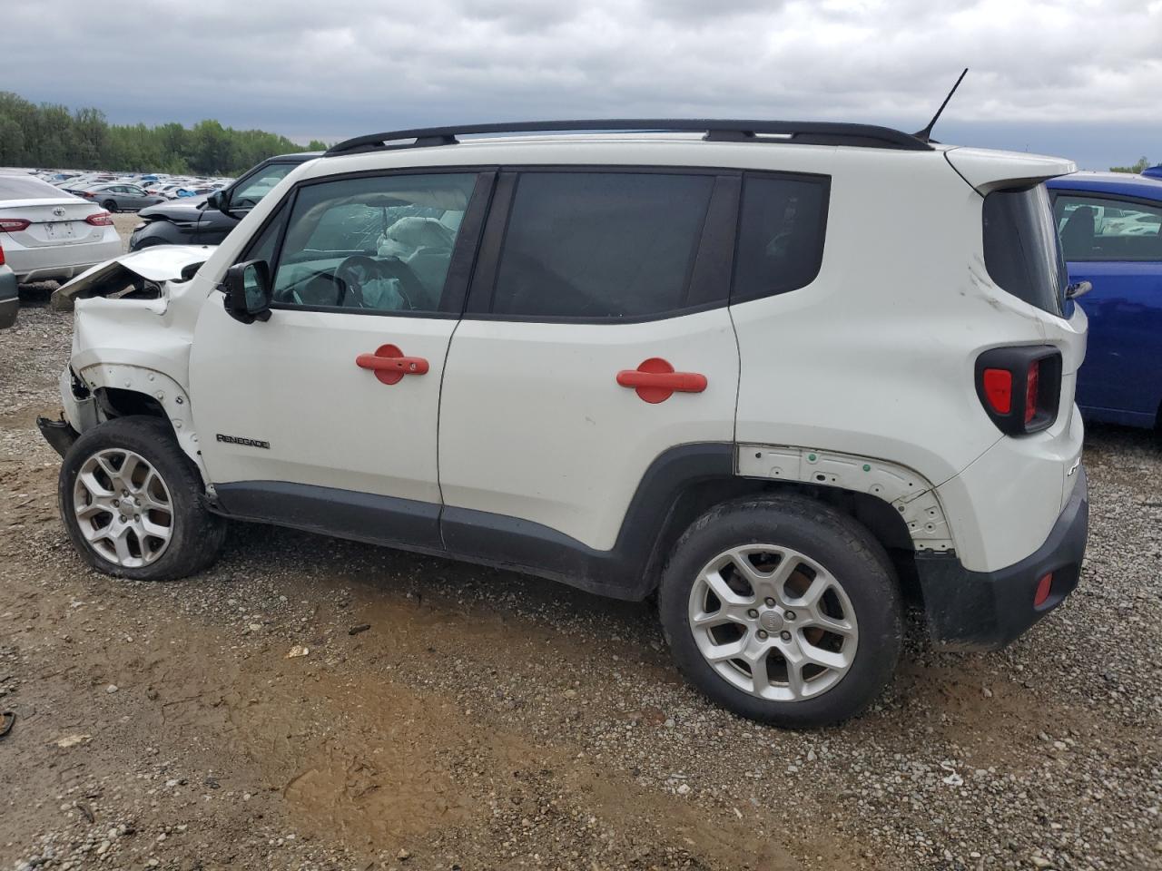 2016 Jeep Renegade Latitude vin: ZACCJBBT9GPE22897