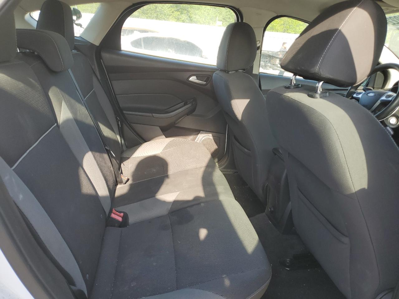 1FADP3K28EL239479 2014 Ford Focus Se