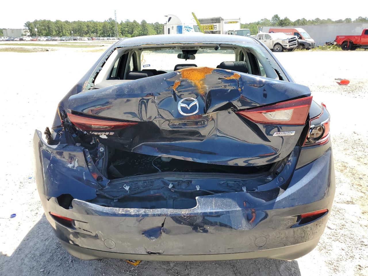 3MZBN1U72JM211316 2018 Mazda 3 Sport