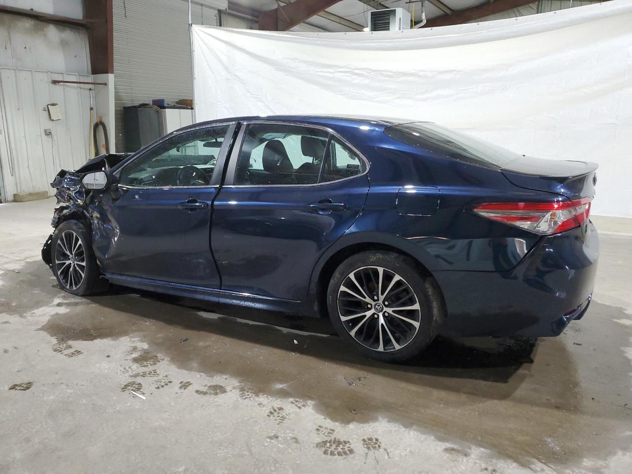 4T1B11HK5JU642043 2018 Toyota Camry L